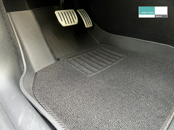 Tesla Model Y Luxus-Fußmatten, Fahrerseite - Gummimatte mit Velours-Auflage, E-Mobility Shop