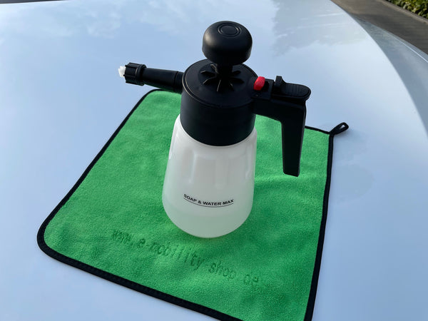 Spray bottle for snow foam, foam sprayer with hand pump