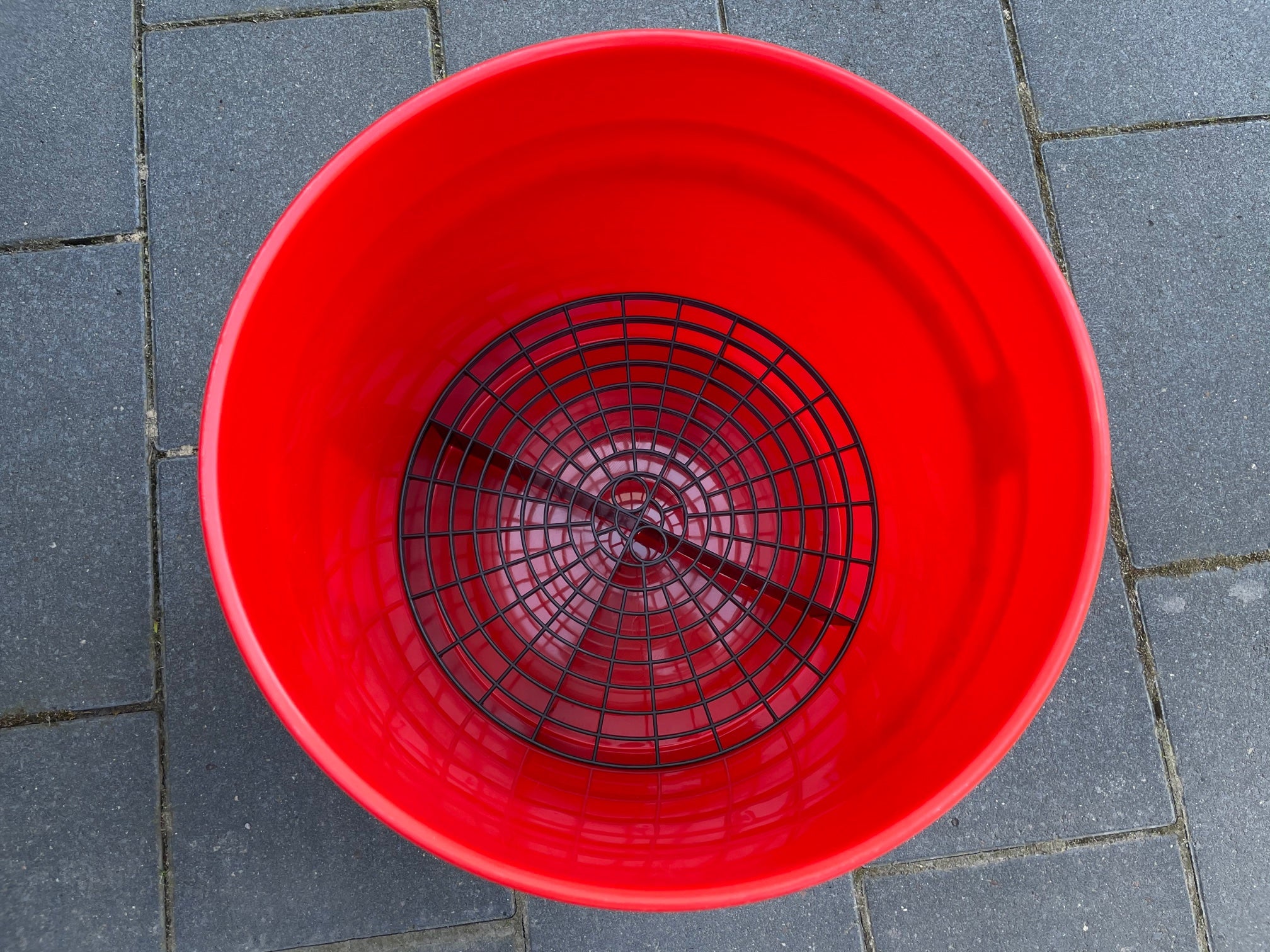 Grid Guard for car wash buckets with a capacity of 17 litres – E-Mobility  Shop