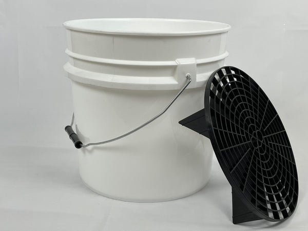 Grid Guard for car wash buckets with a capacity of 17 litres