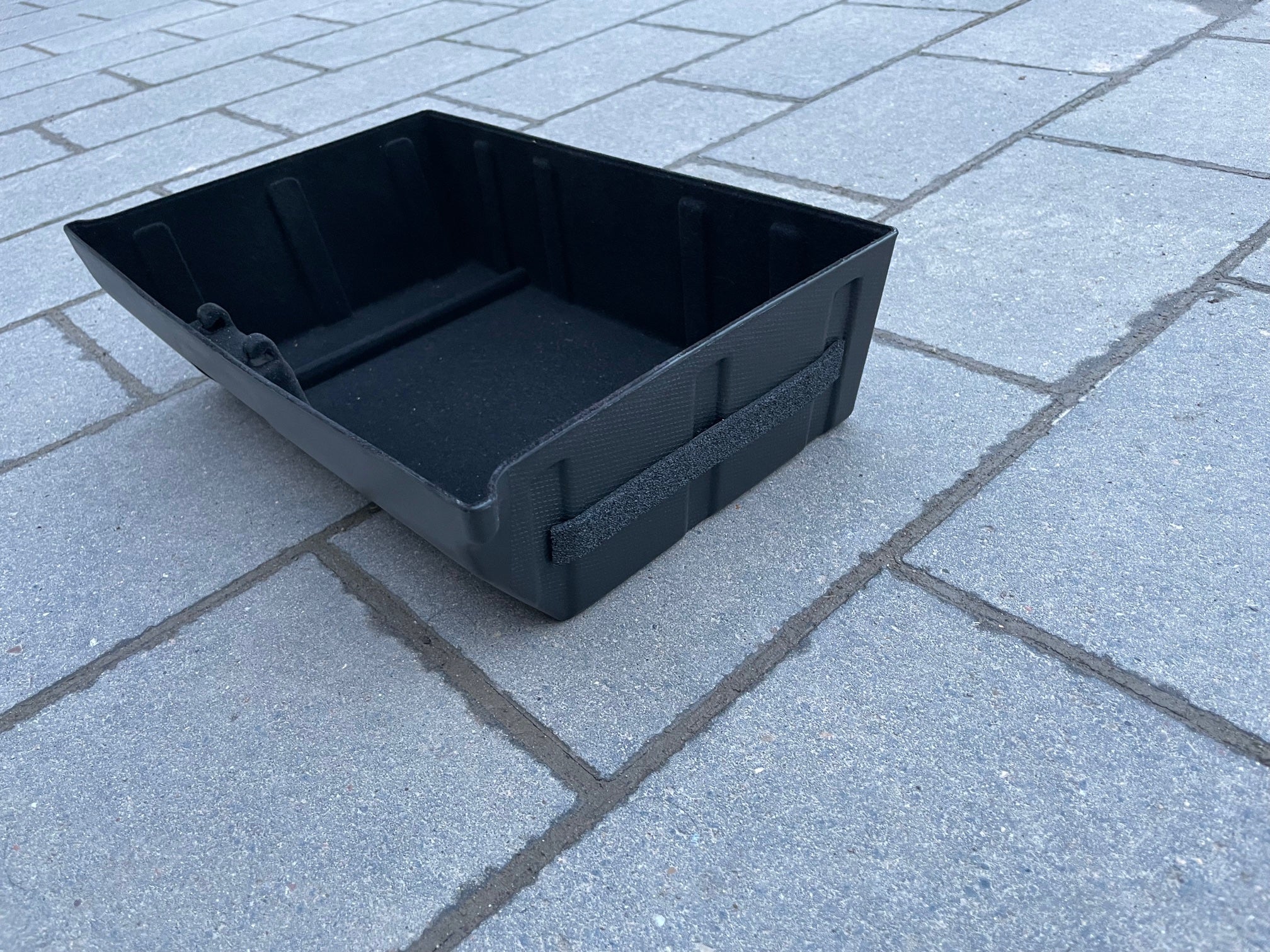Tesla Model Y - Organizer storage box under the seat – E-Mobility Shop
