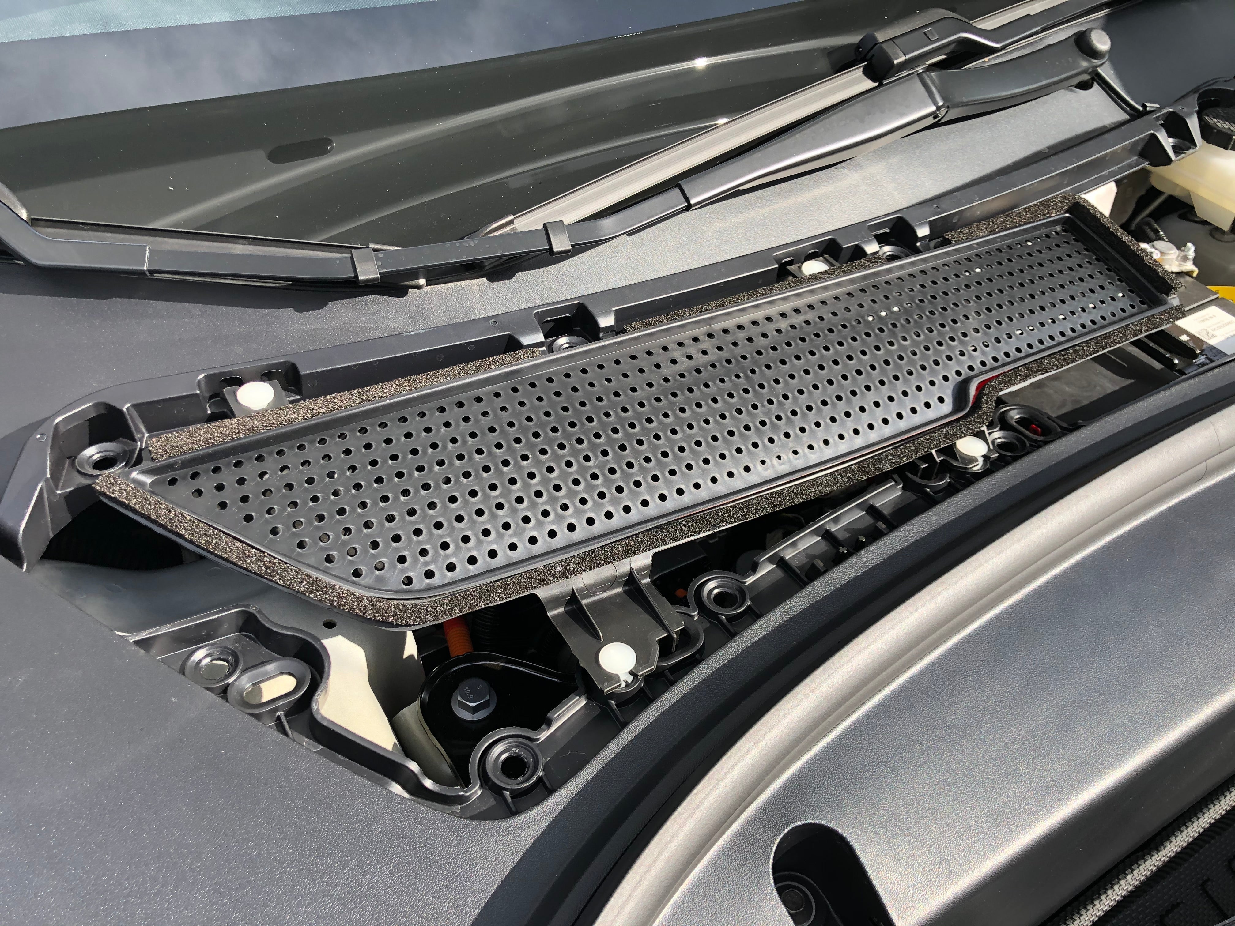 Tesla Model 3 ventilation grille - only for VOR refresh – E-Mobility Shop