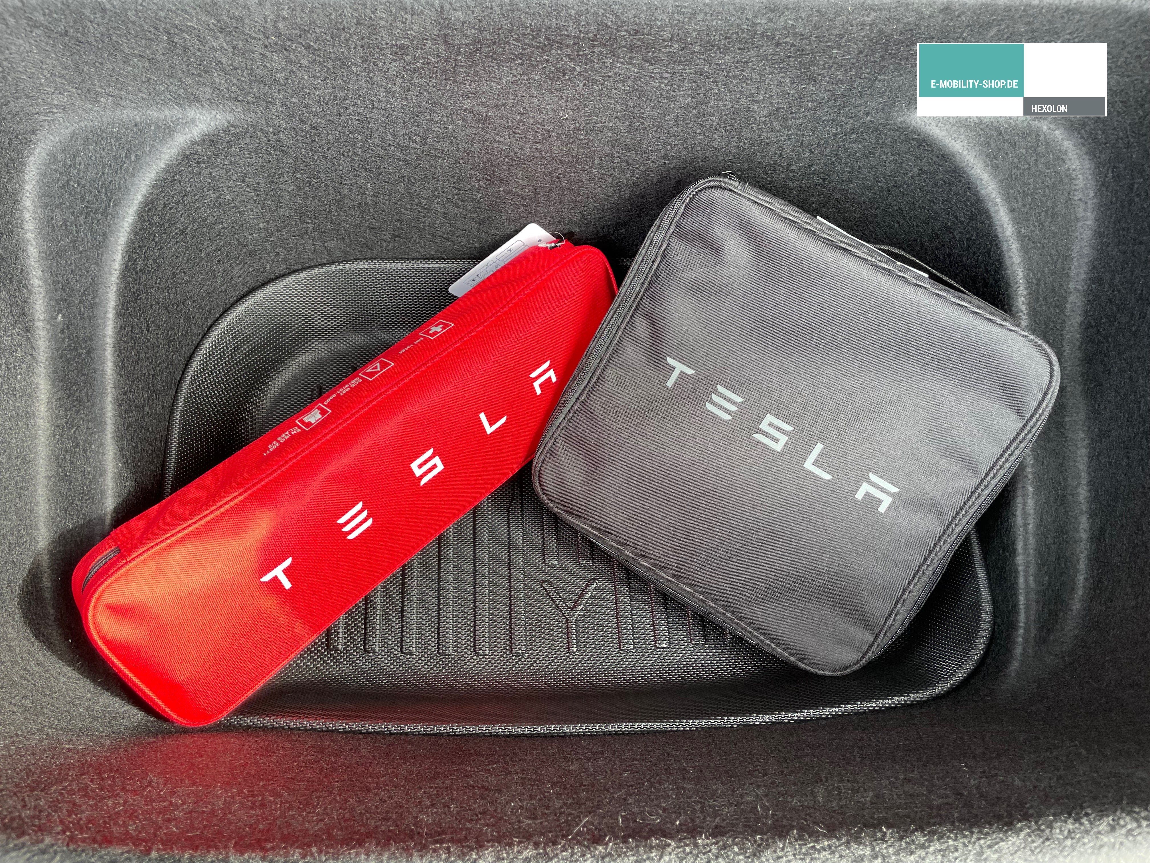 Tesla Model Y cable compartment all-weather protective mat - stripe de – E-Mobility  Shop
