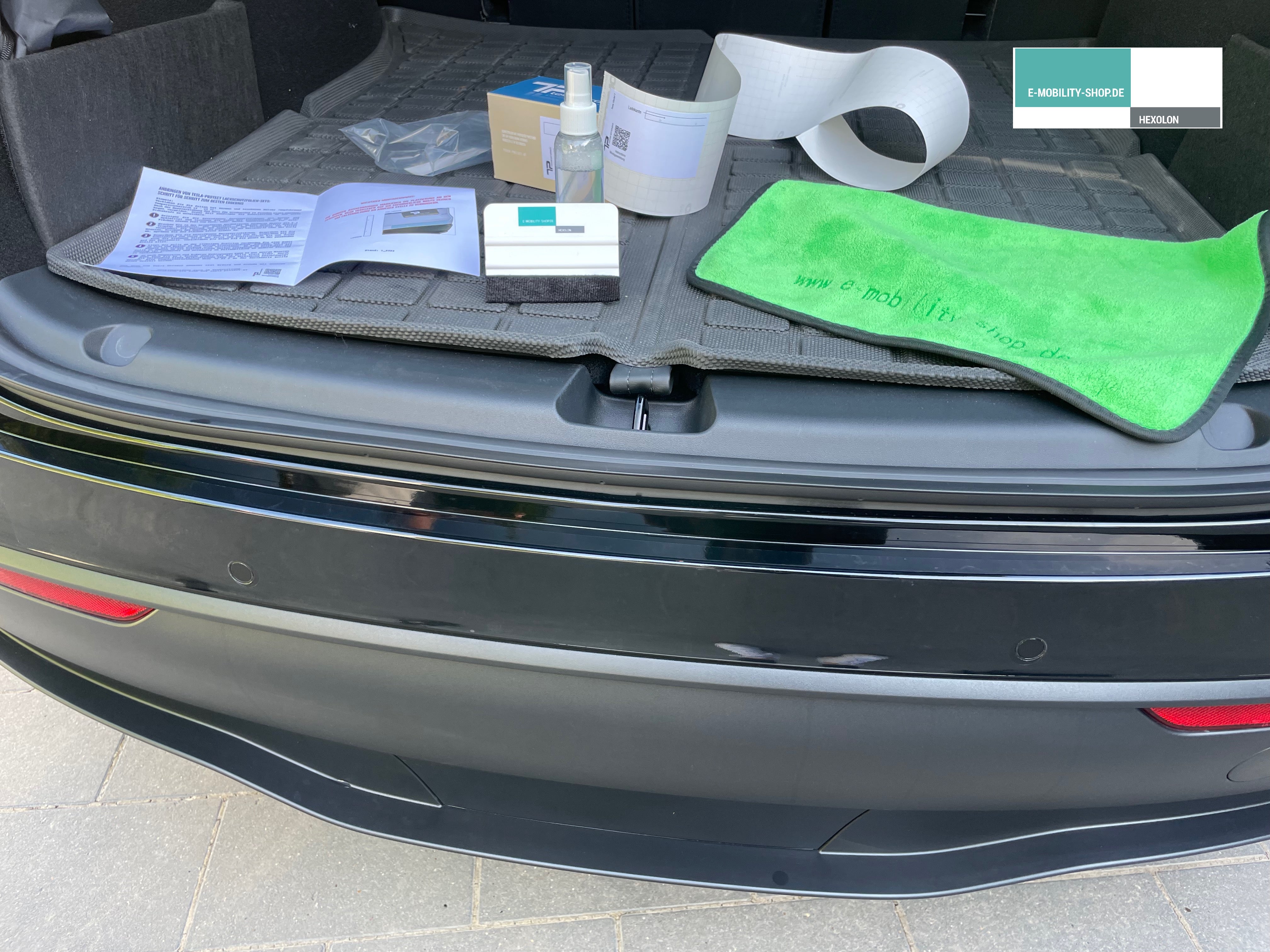 Attaching the bumper protection film to the Tesla Model Y – E-Mobility Shop