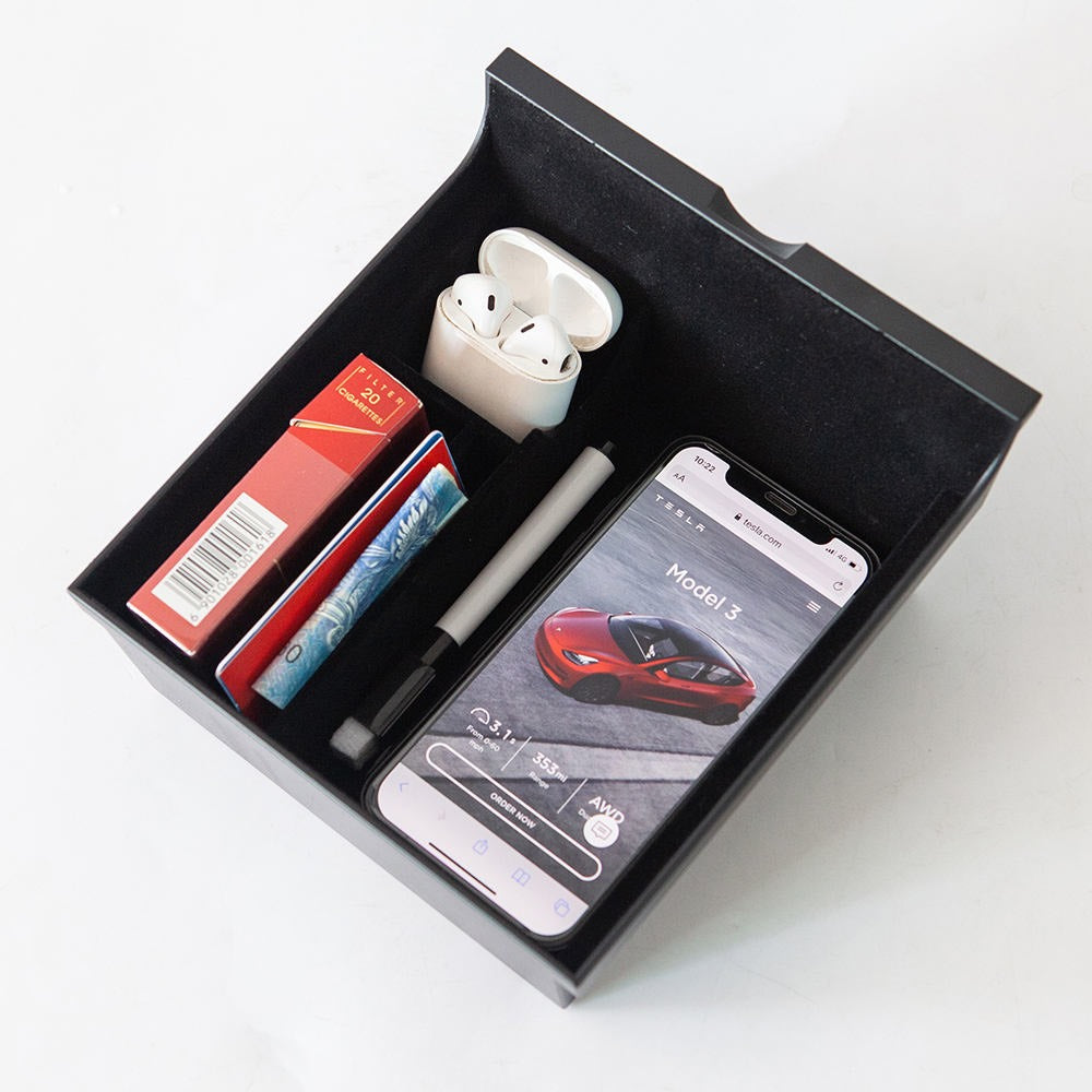 Organizer for the center console of Tesla Model 3 and Model Y