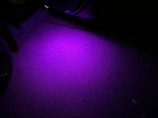 Farbiges LED Licht Tesla Model 3, S, X und Y, violett